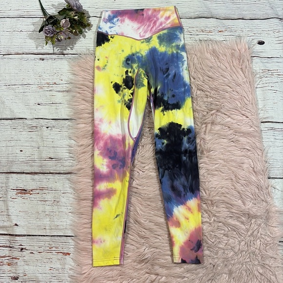 Balance Athletica Vitality High Rise Tie Dye The Cloud Pant Thunderstorm - Picture 2 of 9